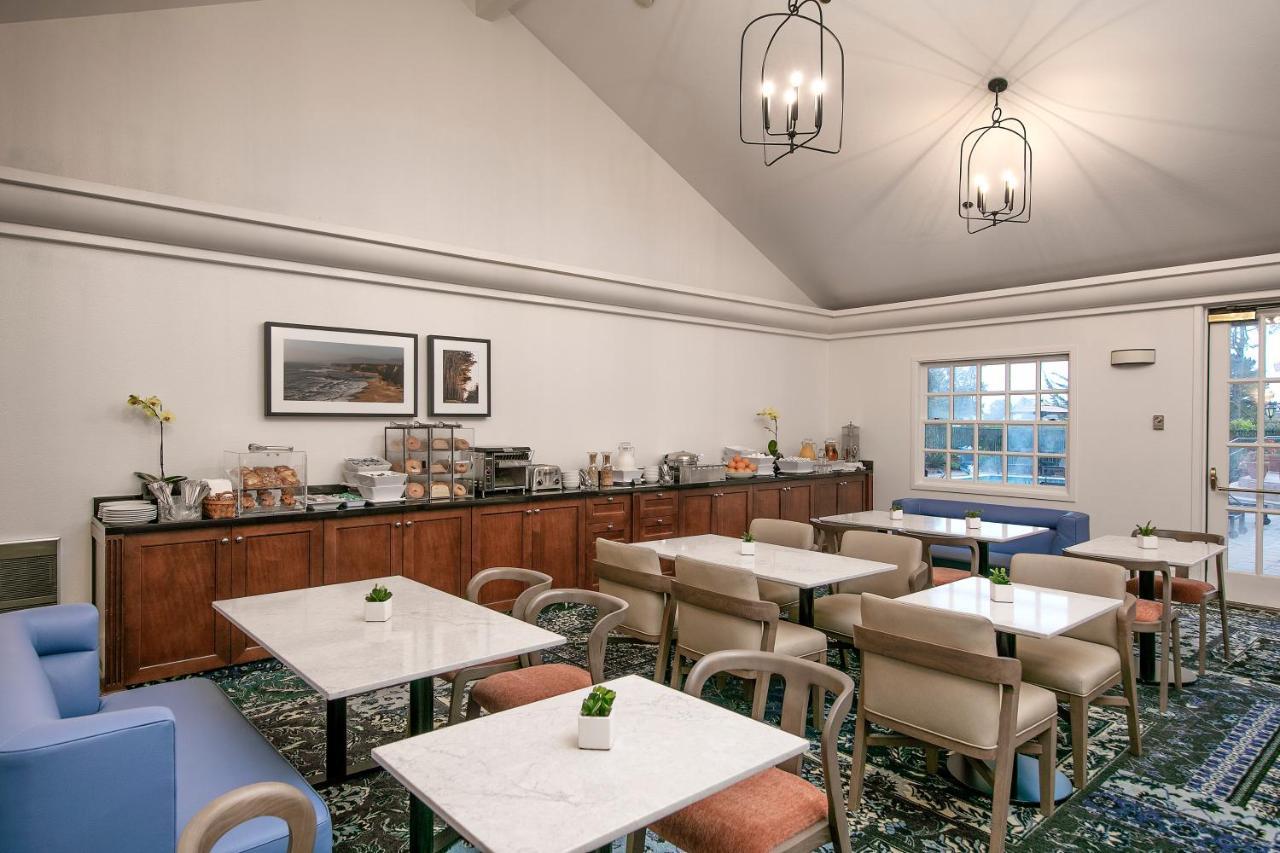 Half Moon Bay Lodge Екстериор снимка